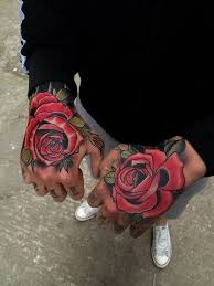40 Idees De Tatouage De Fleurs Quelle Est Leur Signification Mode Et Beaute Tatouage Zenidees En 2020 Tatouage Tatouage Fleur Style Tatouage