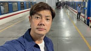 杨君伟抛震撼弹：不再主持资讯节目- vibes by 8world