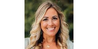 Jessica Dowd's Instagram, Twitter & Facebook