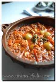 Bonjour Je Vous Emmene De Nouveau Pour Un Voyage Au Maroc Avec Un Tajine Savoureux Et Facile A Faire Ingredient Tajine Tajine Poisson Recettes De Cuisine