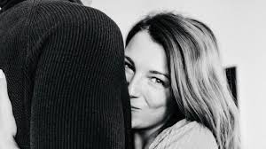 Check spelling or type a new query. Iris Mareike Steen So Schwer Fiel Ihr Ihre Fernbeziehung Promiflash De
