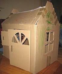 Petite Maison De Carton Happy Bricoleuse Maison En Carton Cabane En Carton Chateau En Carton