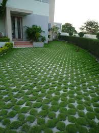 Turf Paving At A Farmhouse In Surat Outdoors Lawn Garden Houseplants Garage Einfahrt Garageneinfahrt Garten Ideen
