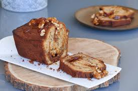 En cuisine avec cette belle idée de recette de cake au caramel au beurre salé. Cake Caramel Et Noix Assiettes Gourmandes