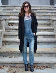 A Simple Way To Wear Overalls In The Winter Winter Style Overalls Chic Outfits How To Wear