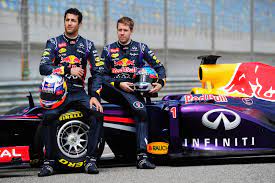 /zeˈbasti̯an ˈfɛtl̩/), né le à heppenheim en allemagne est un pilote automobile allemand, vainqueur quatre fois consécutivement du championnat du monde de formule 1, en 2010, 2011. On Track In Bahrain With Infiniti Red Bull Racing