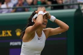 She was born in toronto, canada, although she was raised in london. Ptehn7u1mcapcm