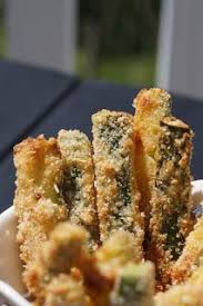 Les Recettes De Kelou Des Recettes Simples Et Gourmandes Pour Mettre Du Bonheur Dans L Assiette Frites De Courgettes Recettes De Cuisine Courgettes Panees