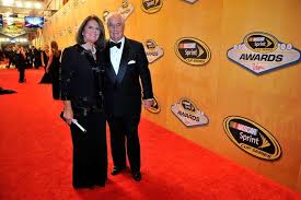 News presenter sibley scoles showed of her curves in a tight fitting gold dress as she posed for the cameras. Nascar Cup Series Awards Red Carpet Through The Years Nascar