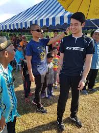 Perkongsian hidup baginda berdua dikurniakan dengan empat putera dan lima puteri; Rakan Sekelas Dedah Perangai Tengku Hassanal Buat Ramai Tak Sangka Teh Tarik Kaw