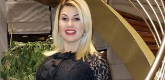O preço indicado nos produtos em comercialização no site corresponde, no caso dos livros e publicações periódicas, ao preço fixado pelo editor ou importador. Sara Winter No Ministerio De Damares Amar Mulheres Nao E Ser Feminista 26 04 2019 Uol Universa
