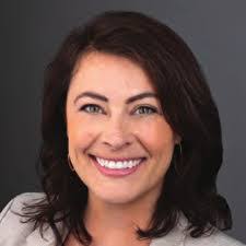 Karen Ewen's Instagram, Twitter & Facebook