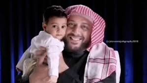 Kabar syekh ali jaber alhamdulillah keadaannyaa stabil baik, saat ini masih ditidurkan dulu, untuk istirahat dan memastikan organ vitalnya sempurna fungsi dan kinerjanya, jelas abu raras saat dihubungi mnc portal, rabu (13/1/12021). Syekh Ali Jaber Resmi Jadi Wni Merahputih