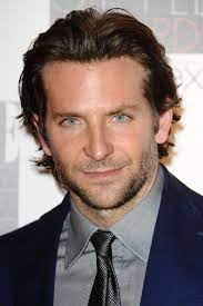 Best Men S Hairstyles For 2021 With 5 Celebrities For Inspiration Dapper Confidential Mens Hairstyles Cool Hairstyles For Men Mens Hairstyles Medium