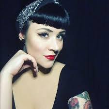 Laura Rycraft's Instagram, Twitter & Facebook