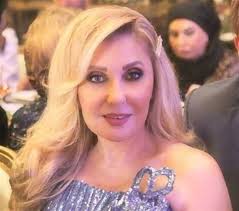 «فليدع ناديه» أي أهل ناديه وهو المجلس ينتدى يتحدث فيه القوم وكان قال للنبي صلى الله عليه وسلم لما انتهره حيث نهاه عن الصلاة: ØµÙˆØ±Ø© Ù†Ø§Ø¯ÙŠØ© Ø§Ù„Ø¬Ù†Ø¯ÙŠ ÙÙŠ Ø¹Ø²Ø§Ø¡ ÙˆØ§Ù„Ø¯Ø© ÙŠØ³Ø±Ø§ Ø®Ø¨Ø± ÙÙŠ Ø§Ù„ÙÙ†
