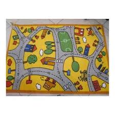 Es totalmente seguro para los peques ya que cuenta con un sistema de seguridad que bloquea las ruedas y detiene el motor cuando levantas el automóvil. Alfombras Pistas De Carreras Decoractual Diseno Y Decoracion Alfombras Pistas De Carrera Alfombras Infantiles