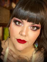 We're totally obsessed with our new, limited-edition Lost in Love  Collection! 💘 It's the perfect Valentine's Day collection for all the  hopeless romantics. 🌹🎀 What's inside: ❤️ Lost in Love Eyeshadow Palette