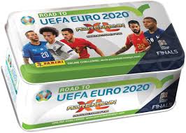 Una scelta necessaria per non fare un doppione dell'album preview. Sammelkarten Road To Euro 2020 Tin Dose Mit 8 Boostern Und 2 Limitierten Karten Amazon De Spielzeug