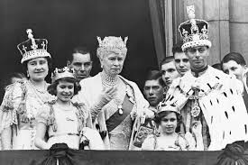 Elizabeth ii accéda au trône à l'âge de 25 ans à la le tournoi de football coronation cup a eu lieu à hampden park , glasgow en mai, et deux semaines avant le couronnement, le magazine littéraire. Read Queen Elizabeth S Review Of Her Father S Coronation Written At Age 11 Vanity Fair