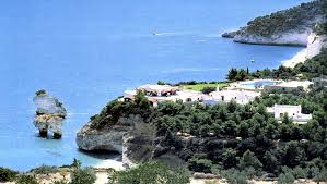 Hotel baia delle zagare is a complex comprised of a number of villas built in the elegant style typical of the mediterranean and in total harmony with the natural environment. La Spiaggia Di Baia Delle Zagare