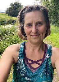 Hellloooo!! I'm loving reading all the inspiring posts