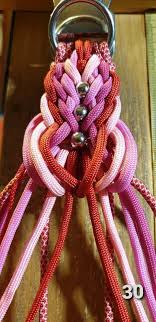 Farbe auswählen und paracord zurechtschneiden paracords gibt es in vielen, knalligen farben. Valentine Swiss Paracord Gmbh In 2020 Paracord Paracord Halsband Anleitung Swiss Paracord
