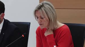 Jun 02, 2021 · ludivine dedonder in de kamer conings, een geradicaliseerde korporaal, is sinds maandag 17 mei op de vlucht met een hoop zware wapens die hij uit een depot van defensie kon meenemen. Affaire Jurgen Conings Ludivine Dedonder S Explique Devant La Commission Video Dailymotion