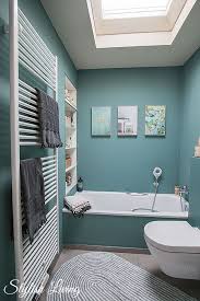 Kleines Bad In Farbe Mit Wandleuchte Lena Von Click Licht De Werbung Stylish Living Badezimmer Farben Kleine Bader Bad Ideen Farben