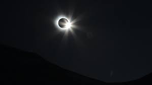 „sonnenfinsternis ist der nachfolger zum ähnlich aufgebauten song „mondfinsternis, welcher kollegah 2011 zum ersten mal große mediale präsenz ermöglichte. Vor 2 600 Jahren Erste Vorausgesagte Sonnenfinsternis Tritt Ein Archiv