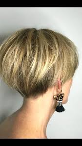 30 Fabulous Chic Short Haircuts Ideas For Trendy Women Thick Hair Styles Short Bob Hairstyles Hair Styles