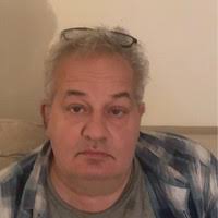 100+ profilů „Gribler“