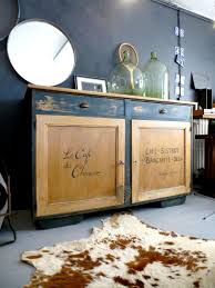 Ensemble D Un Buffet Et D Une Table Retape Et Relooke Ideal Pour Une Decoration De Magasin Commerce Cafe Resta Mobilier De Salon Relooking Meuble Table Bois