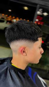 Quieres tener un estilo así? Solo con nosotros lo encontrarás.😎 #faderoom  #fadegameair #barber #barbershop #taper #fade #barbernation #sharpfade  #barberpost #barbersofthefuture #hairstyle #100kbarbers ...