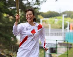 In principle, the route and the schedule of the relay will remain as originally planned. Olympic Torch Carried Through Empty Osaka Park As Covid 19 Cases Rise