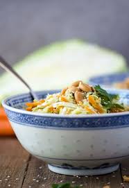 Kostlicher Kalorienarmer Asiatischer Krautsalat Ganz Einfach Gemacht Wunderbar Knackig Einfa Asiatischer Krautsalat Gesunde Vegetarische Rezepte Krautsalat