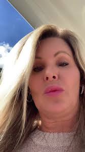 #southernrobin #morganwallentiktok #fyp #lakelife #foryoupage #foryou  #bluffdock @morganwallen #TNgirl #chatttown 🛥🌊⚓️😎🎊💙🎶