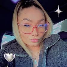 Carol Magnusson's Instagram, Twitter & Facebook