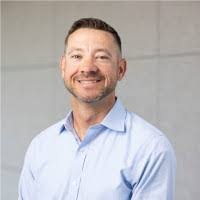 Eric Looney's Instagram, Twitter & Facebook