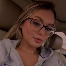 Cassandra Rae-Ann (@cassandra.raeann)