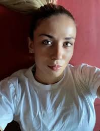 Anna Segarra Rius @annasegarrarius es una tenista española nacida el 19 de  mayo de 1995 en Barcelona. Juega principalmente en torneos ITF y ha tenido  una carrera destacada en singles y dobles.