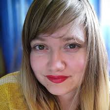 Shanna Lowe's Instagram, Twitter & Facebook