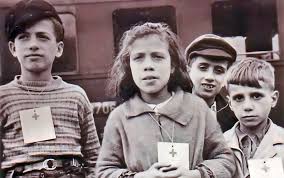 En allemagne, hitler, au pouvoir depuis 1933, défend l'idée que l'allemagne doit entrer en guerre afin de conquérir son espace vital. Histoire De La Crs Online L Accueil En Suisse Des Enfants Victimes De La Guerre