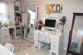 Außerdem bekommst du hier auch pflegende gesichtsbehandlungen und entspannende rückenmassagen. My Beauty Room Tour Giveaway Kelsie Kristine