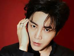 Jang Keun Suk đã được bổ nhiệm làm MC của “Re:Born”!! Anh ấy đang lần đầu  tiên tham gia thử thách làm MC trên một chương trình truyền hình Nhật Bản! 