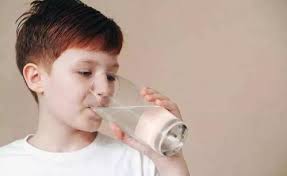 孩子喝水 连续 百度图片搜索 milk glass of milk drinks
