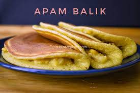 'turnover pancake') or terang in indonesia there is a smaller version made with smaller pan, they are caled martabak mini or terang. Apam Balik Sedap Dan Gebu Menggunakan Blender Buat Orang Lapo