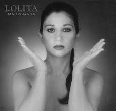 La argentina saltó a la fama por tener un romance con guillermo furiase, que la hizo tener un papel de colaboradora en el antiguo programa de 'crónicas marcianas', hace ya bastantes años de eso. Cinco Razones Para Apoyar A Lolita Sufridores En Casa