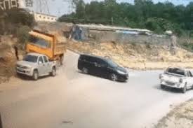 Cô nghĩ cô nghĩ dễ dàng cho tôi đo đất thế à? F39ql1xoszugom