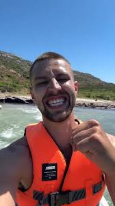 Babe me cuisine des pâtes à la vodka 🍝🍸🧀 Ingrédients :